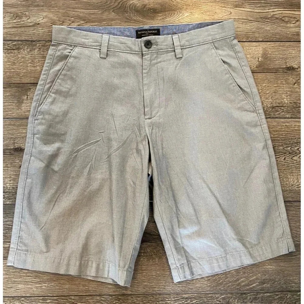 NWT Banana Republic Emerson Shorts Gray Size 30 New
